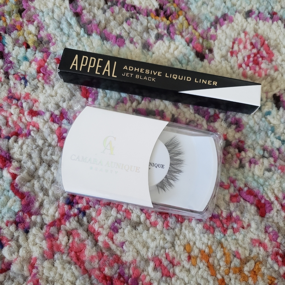 Adhesive liner & Camara Aunique lashes